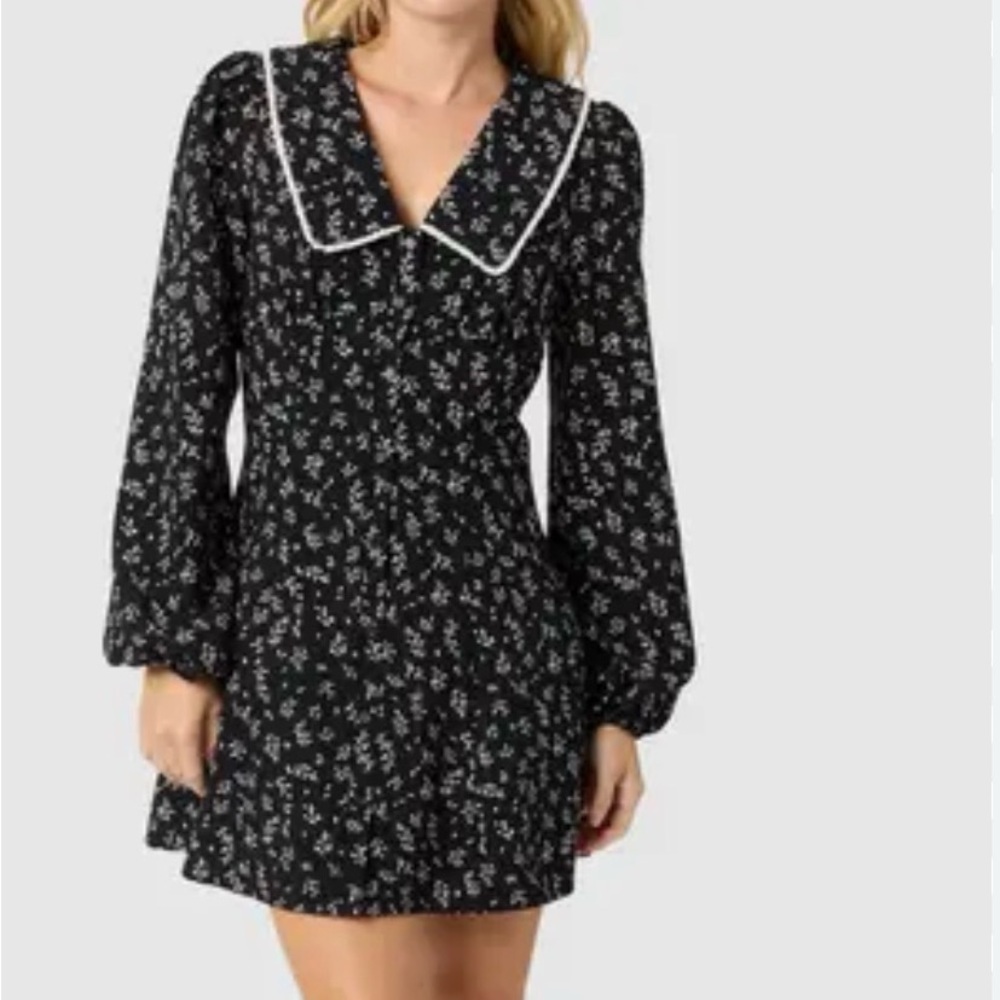 Mini Dress with Contrast Collar